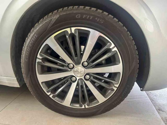 PEUGEOT 208 usata, con Alzacristalli elettrici