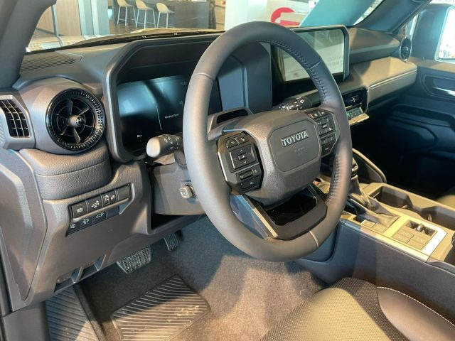 TOYOTA Land Cruiser usata, con Cerchi in lega