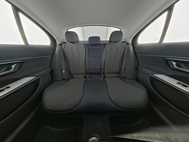 MERCEDES-BENZ E 220 usata, con Climatizzatore