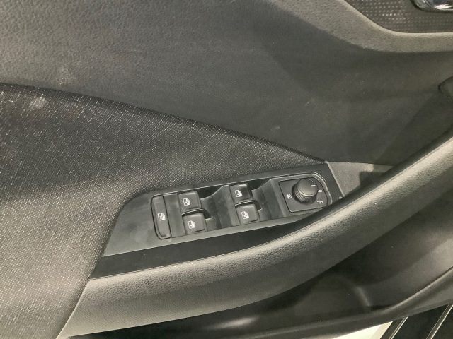 SKODA Kamiq usata, con Specchietti laterali elettrici