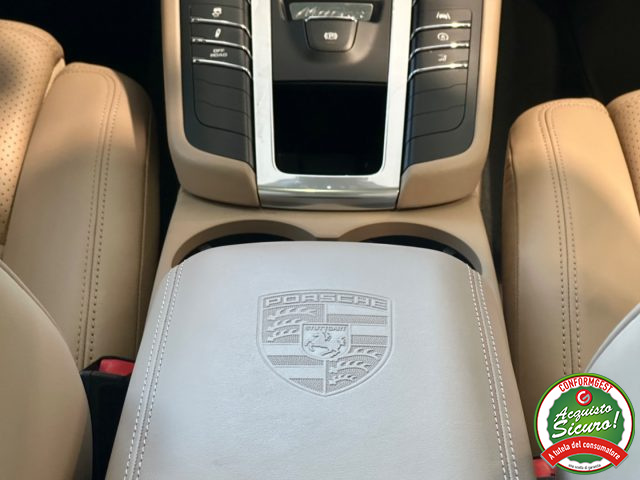 PORSCHE Macan usata, con Fendinebbia
