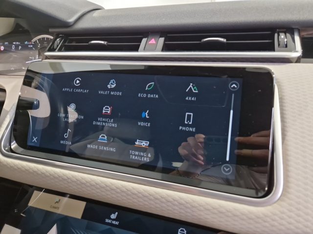 LAND ROVER Range Rover Velar usata, con USB
