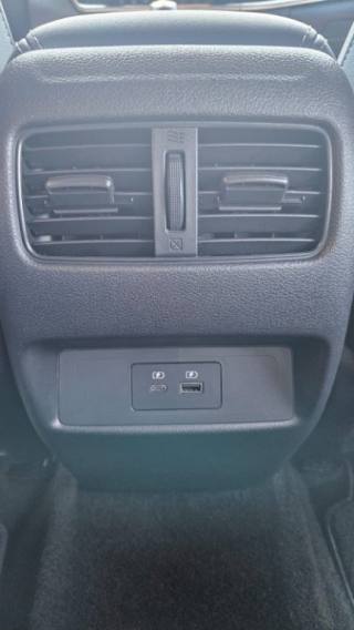 NISSAN Qashqai usata, con Fari LED
