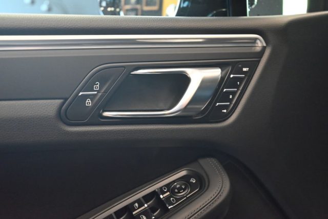 PORSCHE Macan usata 137