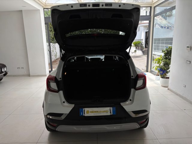 RENAULT Captur usata, con Fari LED