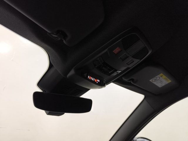 JEEP Avenger usata, con Volante in pelle