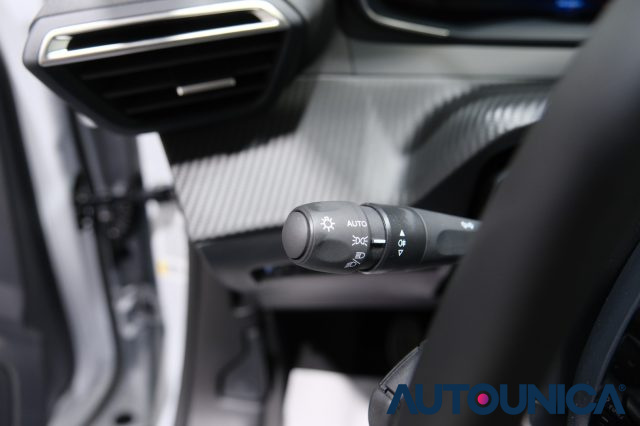 PEUGEOT 2008 usata, con Autoradio digitale