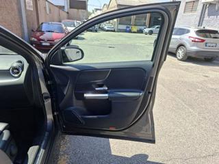 MERCEDES-BENZ GLA 200 usata, con Airbag testa