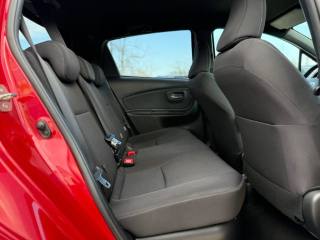 TOYOTA Yaris usata 23