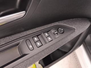 PEUGEOT 3008 usata, con USB