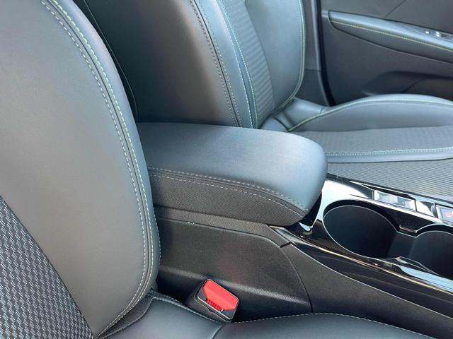 PEUGEOT 208 usata, con Autoradio digitale