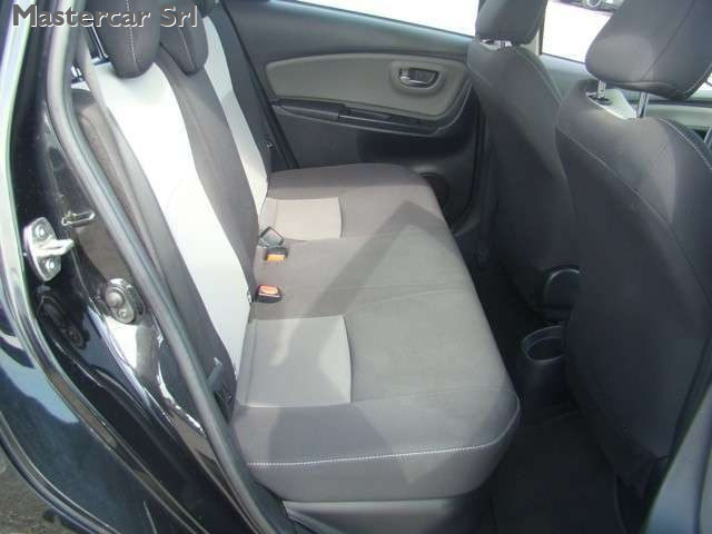 TOYOTA Yaris usata, con Park Distance Control