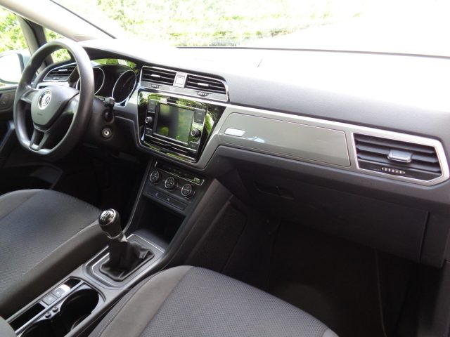 VOLKSWAGEN Touran usata, con Controllo automatico clima