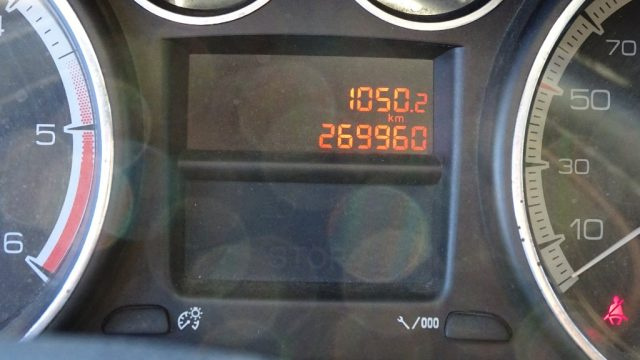 PEUGEOT 308 usata, con Sedile posteriore sdoppiato