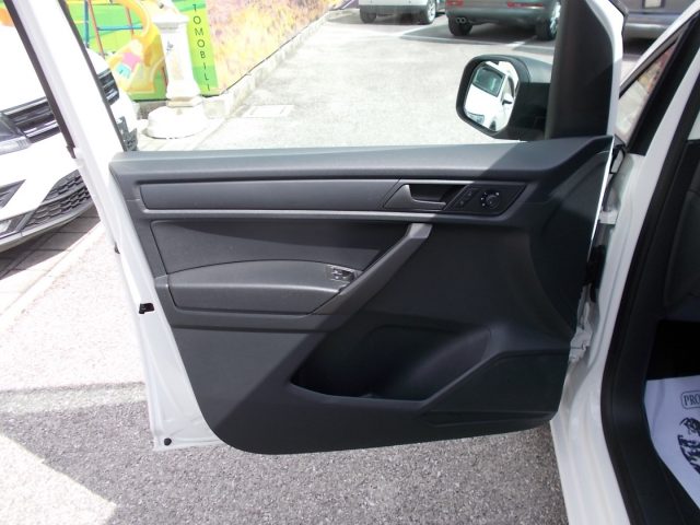 VOLKSWAGEN Caddy usata, con USB