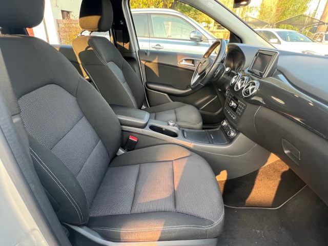 MERCEDES-BENZ B 180 usata, con Cronologia tagliandi