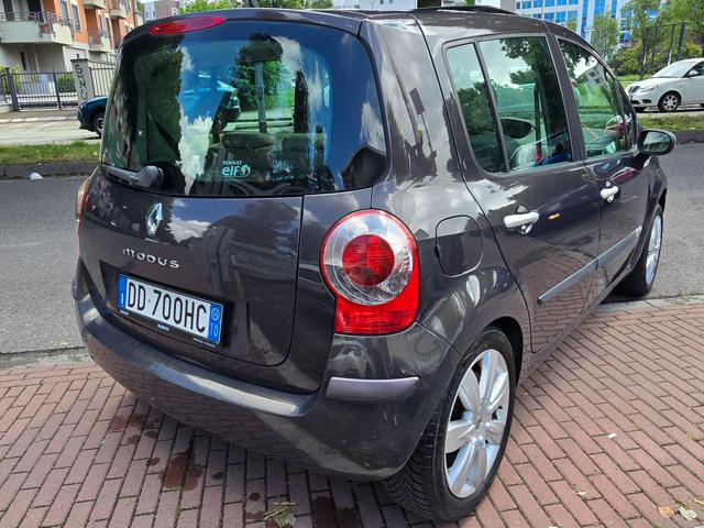 RENAULT Modus usata, con Boardcomputer