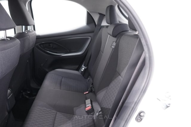 TOYOTA Yaris usata, con Specchietti laterali elettrici