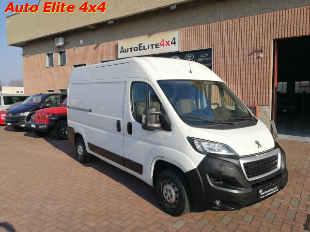 PEUGEOT Boxer usata, con Airbag