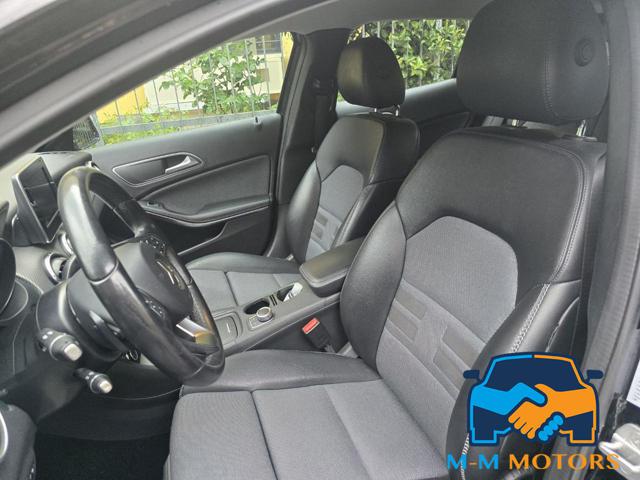MERCEDES-BENZ GLA 180 usata, con Sedile posteriore sdoppiato
