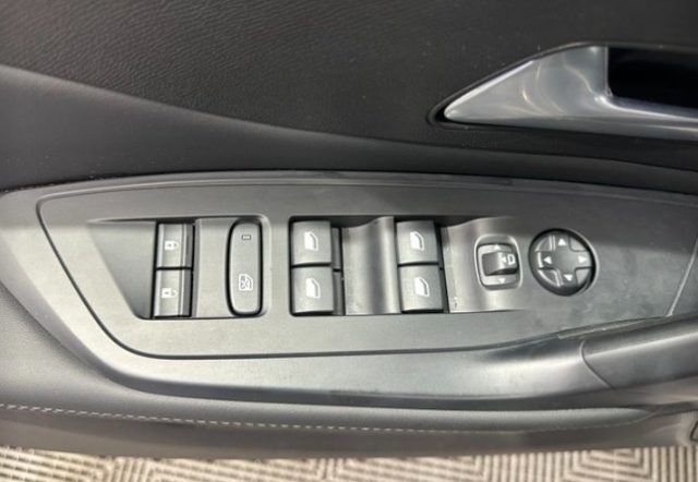 PEUGEOT 308 usata, con Park Distance Control