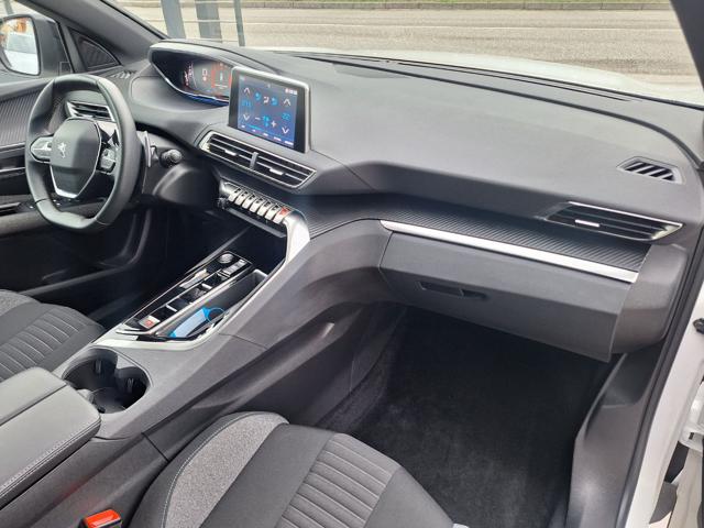 PEUGEOT 3008 usata, con Sedile posteriore sdoppiato