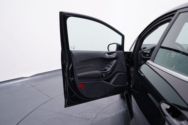 FORD Fiesta usata, con Controllo automatico clima