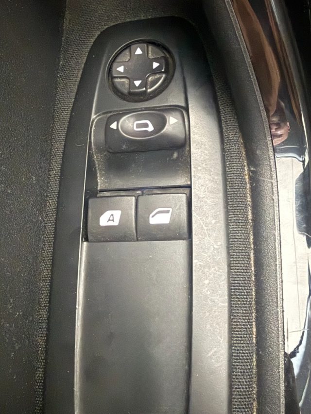 PEUGEOT 208 usata 19