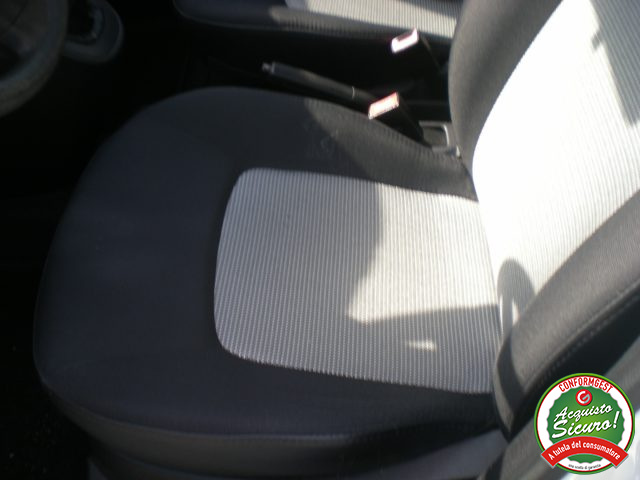 HYUNDAI i10 usata, con Autoradio