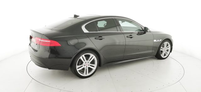 JAGUAR XE usata, con Sistema di navigazione