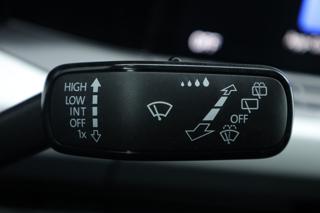 VOLKSWAGEN Golf usata, con Touch screen