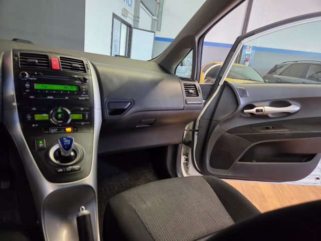 TOYOTA Auris usata, con Servosterzo