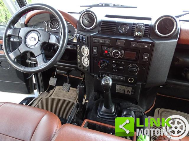 LAND ROVER Defender usata 26