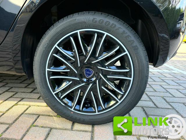 LANCIA Ypsilon usata, con Park Distance Control
