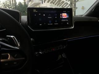 PEUGEOT 2008 usata, con Autoradio digitale
