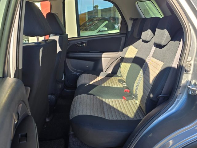 FIAT Sedici usata, con Cerchi in lega