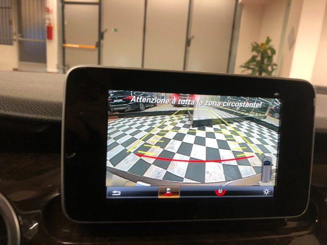 MERCEDES-BENZ V 220 usata 18