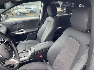 MERCEDES-BENZ GLA 200 usata, con Touch screen