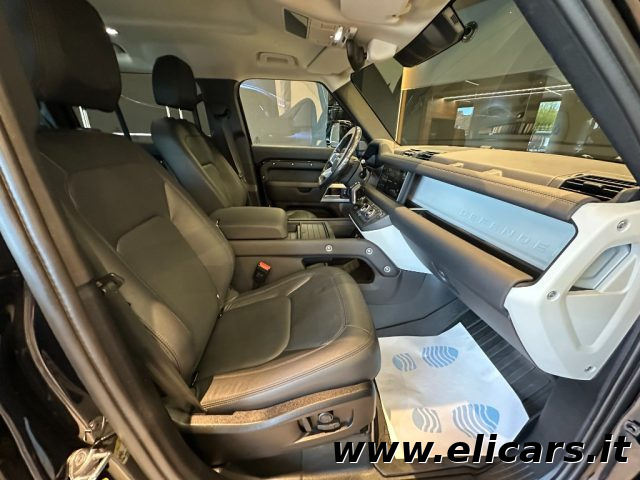 LAND ROVER Defender usata, con USB