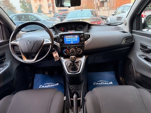 LANCIA Ypsilon usata, con ESP