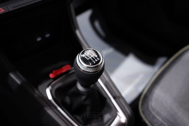 RENAULT Captur usata, con Autoradio digitale