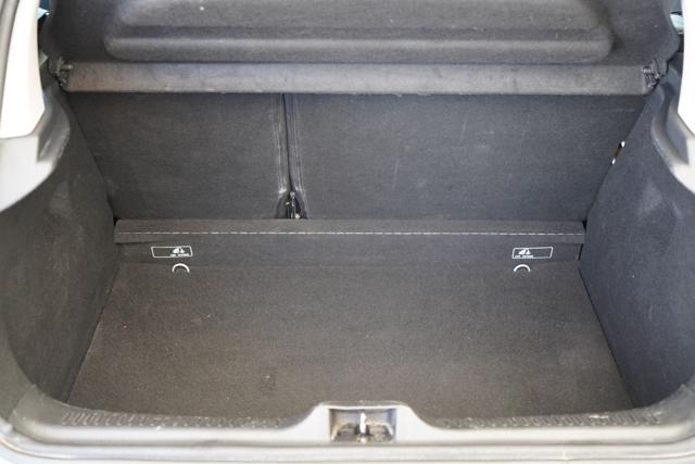 RENAULT Clio usata, con Sedile posteriore sdoppiato