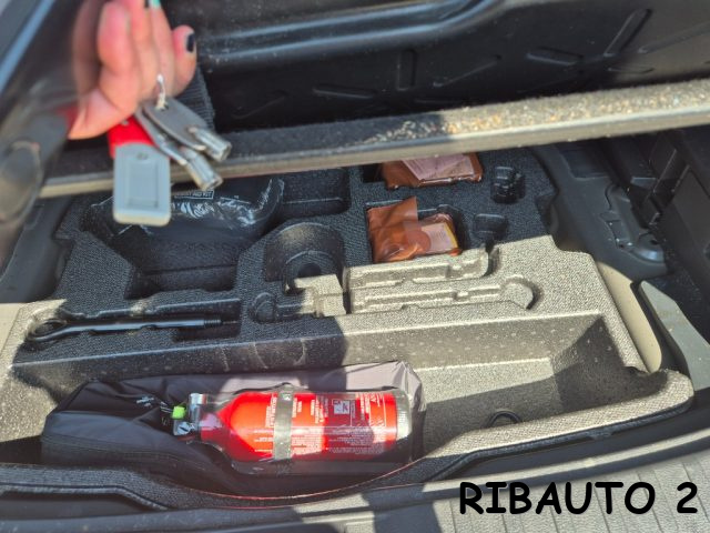 TOYOTA RAV 4 MY23 usata, con Freno di stazionamento elettrico