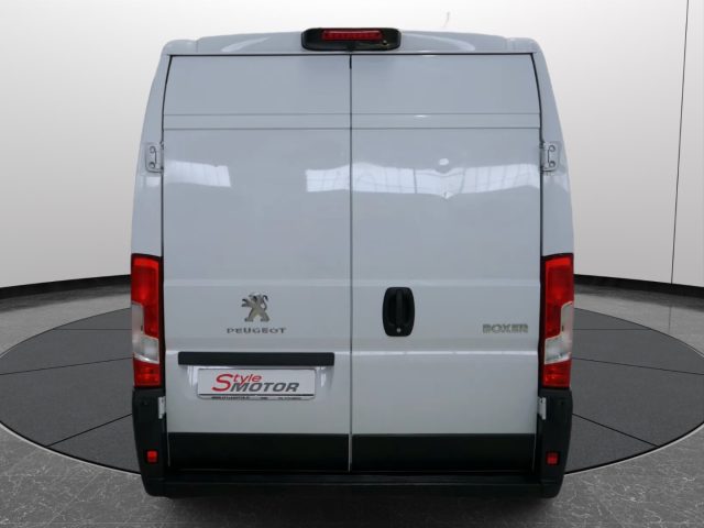 PEUGEOT Boxer usata, con Bluetooth