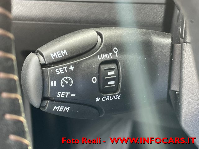 PEUGEOT 3008 usata, con Autoradio digitale
