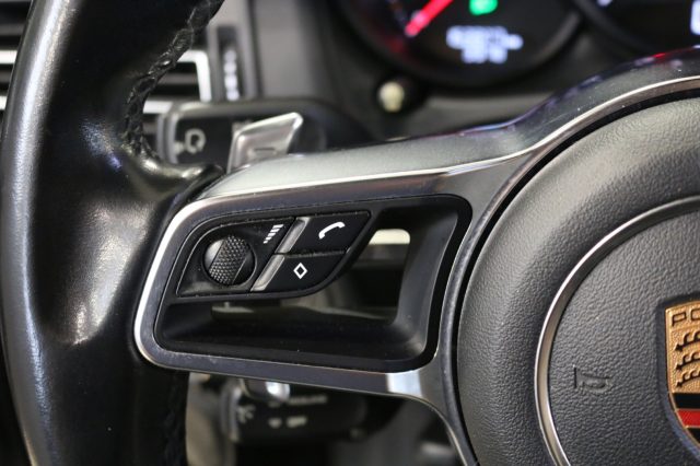 PORSCHE Macan usata, con Fari LED