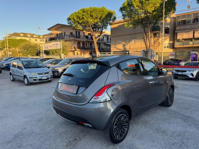 LANCIA Ypsilon usata, con Autoradio