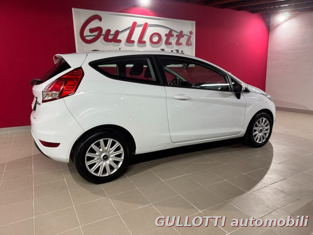 FORD Fiesta usata, con ESP