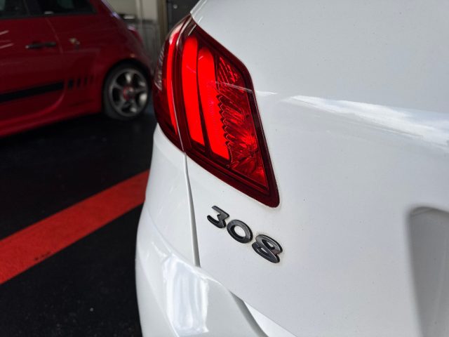 PEUGEOT 308 usata, con Specchietti laterali elettrici