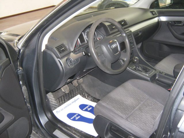 AUDI A4 usata, con Autoradio